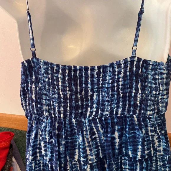 Spaghetti strap top - Picture 2 of 2